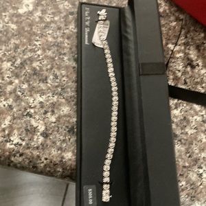 This is bracelet with 1.4ct diamonds